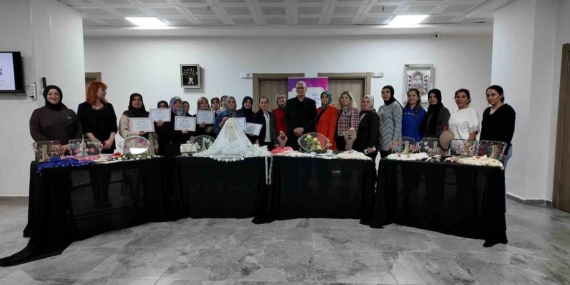 Elazığ’daki Kadınlara Kurs Tamamlama Sertifikaları Dağıtıldı