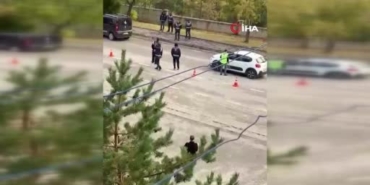 erzurumda-gonulleri-isitan-anlar-polislerin-cay-ikramiyla-sicaklik-yaratmasi-J9IKGbBV.jpg