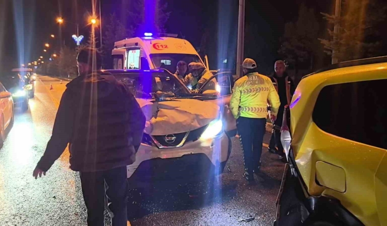 erzurumda-zincirleme-trafik-kazasi-ve-yaralilar-kPNseWY3.jpg