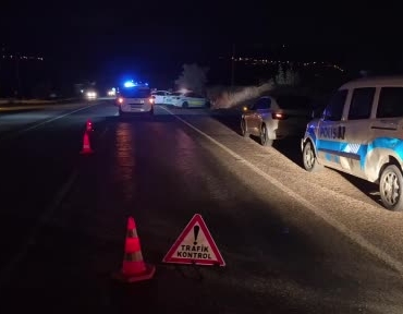 gaziantepte-otomobil-ve-traktor-carpismasi-3-yarali-WaGQUFJg.jpg