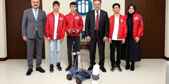 Genç Buluşçuların Rektör Akpolat ile Yüz Yüze Tanışması