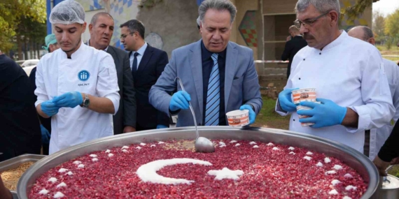 İnönü Üniversitesi’nde Dayanışma ve Paylaşma Ruhu Aşureyle Buluştu