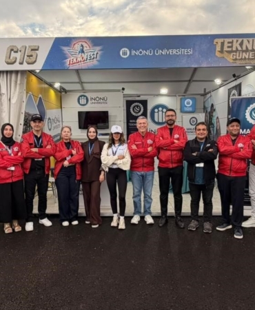inonu-universitesinin-teknofest-guneydogu-standi-buyuk-ilgi-cekiyor-k7tlQ3dr.jpg