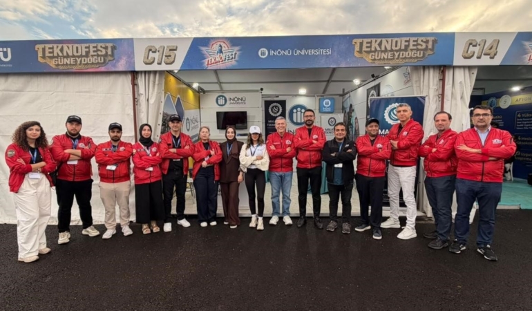 inonu-universitesinin-teknofest-guneydogu-standi-buyuk-ilgi-cekiyor-k7tlQ3dr.jpg