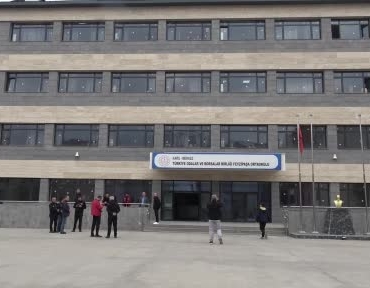karsta-gercekci-afet-tatbikati-minikleri-guvenli-alanlara-kosttu-lQaOepvf.jpg