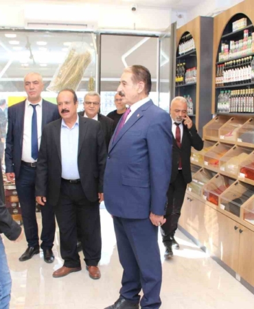 keskinden-iki-cagri-makul-olan-esnaf-carsiya-donsun-12A1BPQV.jpg