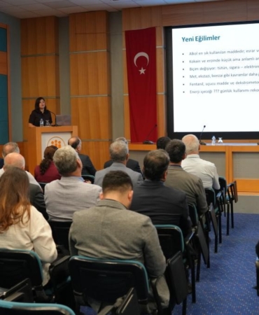 madde-bagimliligiyla-mucadelede-farkindalik-egitimi-semineri-hVZNlPRT.jpg