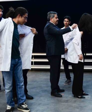 malatya-turgut-ozal-universitesi-tip-fakultesinde-beyaz-onluk-toreni-heyecani-gGzabHu4.jpg