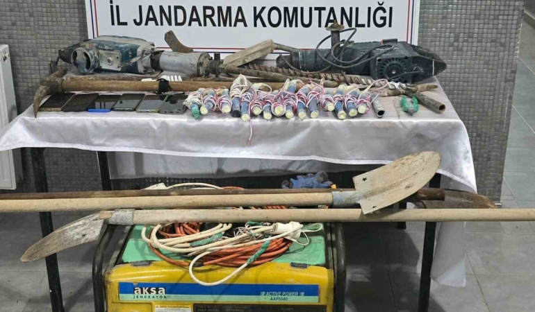 malatyada-kacak-kazi-yapan-6-supheli-sucustu-yakalandi-DKDRHCSx.jpg
