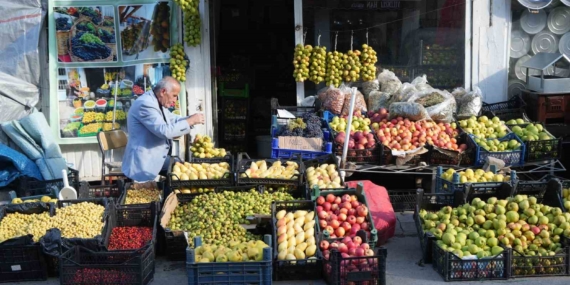 Muş’ta 40 Yıllık Gelenek: Güz Armutlarını Ipe Dizerek Saklama Sanatı