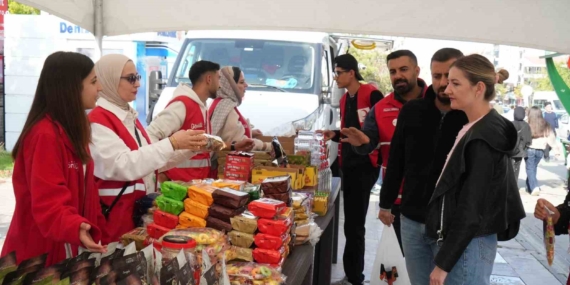 Muş’ta Türk Kızılay’dan İyilik Çarşısı Etkinliği