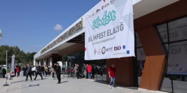 ogrencinin-bayraktar-tb2-siha-ile-heyecan-dolu-deneyimi-LvuPxksR.jpg
