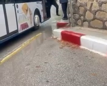 Otobüs Şoförüyle Kavga Eden Kişi Şemsiye ile Saldırdı