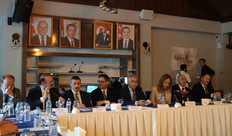 palandoken-ekonomi-forumunun-ana-temasi-kuresel-belirsizlik-altinda-ermaye-9yYxTQC1.jpg