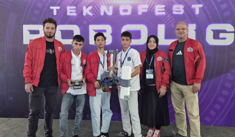 puturge-robotik-takimi-teknofestte-turkiye-dorduncusu-oldu-dFeG2qUx.jpg