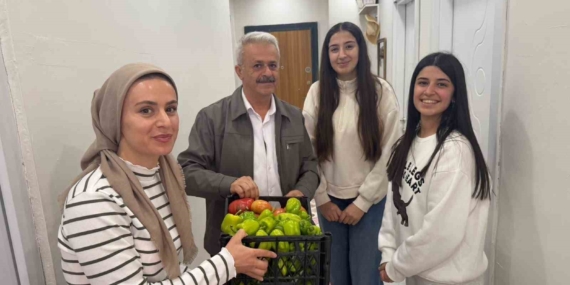 Sason Kütüphanesinin Bahçesinde Yetişen Sebzeler Şehit Aileleri ve İhtiyaç Sahipleriyle Buluştu