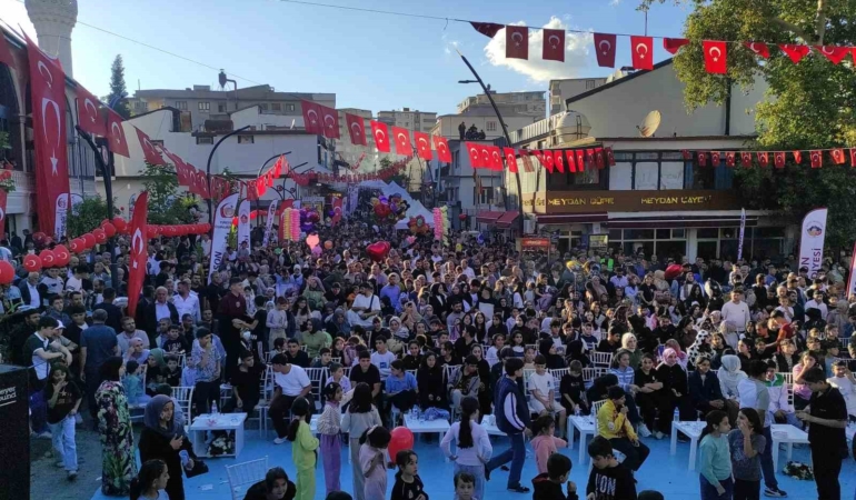 sasonda-bal-ceviz-ve-cilek-festivali-heyecani-gPkptvtF.jpg