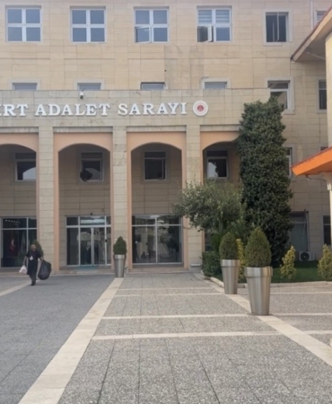 siirtte-mekiye-akyel-davasinin-ilk-durusmasi-ve-yakinlarin-cikarilmasi-NjiKbLwn.jpg