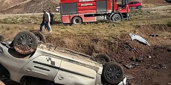 Siirt’te Otomobil Takla Attı ve Aynı Aileden 5 Kişi Yaralandı