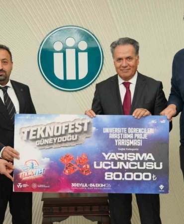 teknofest26da-turkiye-ucuncusu-olan-ogrencilere-rektor-akpolattan-tebrik-fFiMazI2.jpg