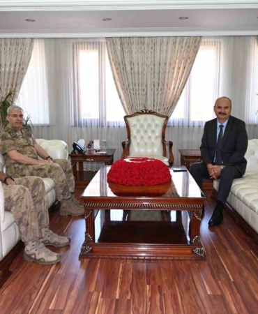 tumgeneral-sakir-uslu-ve-batman-valisi-ekrem-canalpin-gorusmesi-7rVVUtRd.jpg
